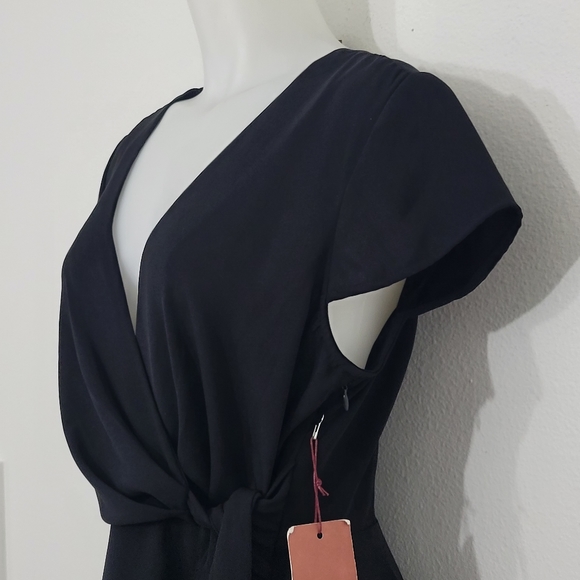 Forever 21 Contemporary Black Crossover V-Neck Tie Top Women's Jr's XL N… - Picture 3 of 8